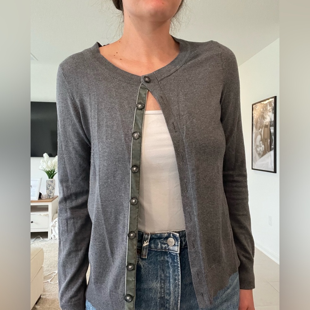Banana Republic Vintage Classic Crewneck Button-Front Cardigan - Gray - 47% silk